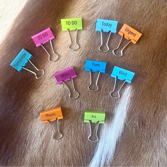 🏷️🆕🎉 pack of 10 days of the week binder clips - Picture 1 of 6
